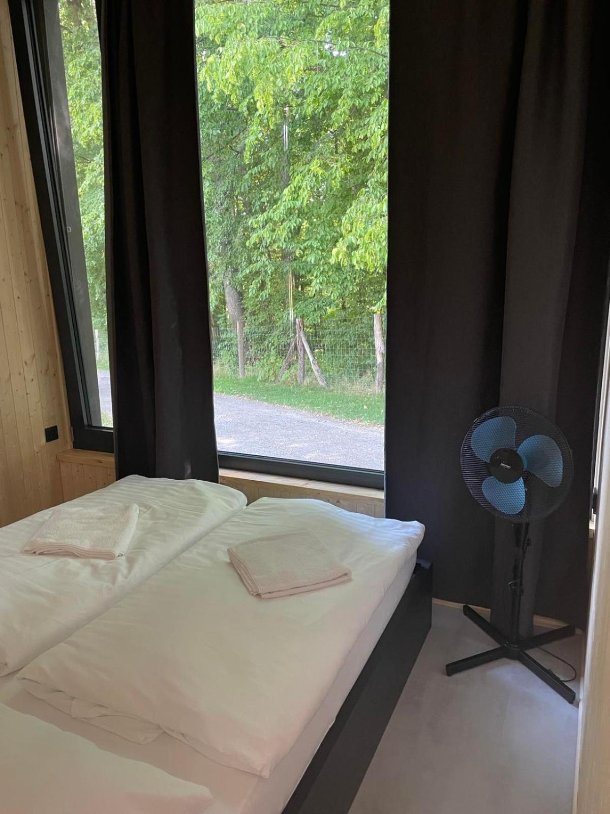 Primator Camping Resort Литомишль Экстерьер фото